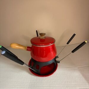 Red Fondue Set with Wooden Handle